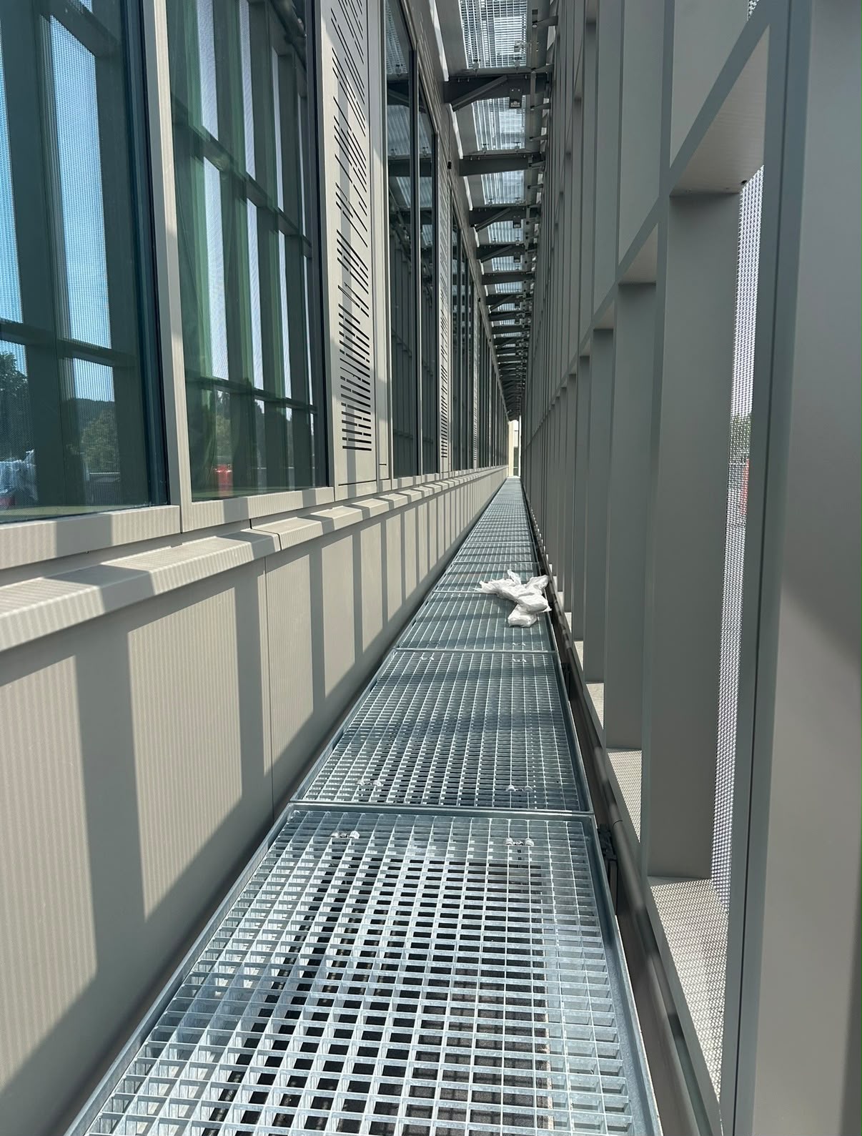 Façade maintenance walkway detail